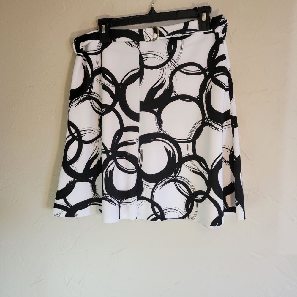 Worthington cream and black midi length skirt with buckle attached belt, sz 14P